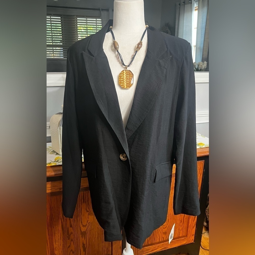 NWT-And Now This (Macys) Women’s Oversized Blazer